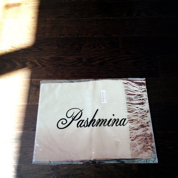 Brandnew Scarf - Picture 4 of 9